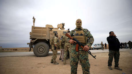 EE.UU. denuncia ataques con misiles contra sus tropas en Siria y responde con fuego de artillería