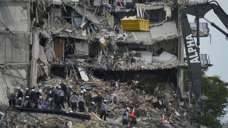 Un teléfono fijo del edificio colapsado en Miami realiza 16 llamadas después del derrumbe