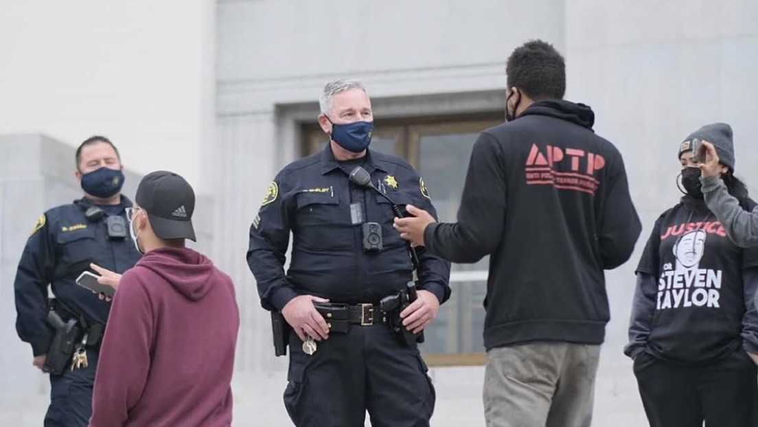 VIDEO: Un policía de EE.UU. usa música de Taylor Swift mientras es filmado para que no puedan subir el material a YouTube