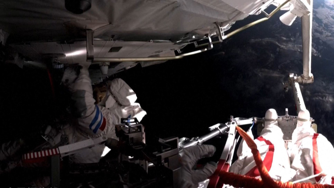 Dos taikonautas realizan la primera caminata espacial desde la nueva estación china Tiangong (VIDEO)