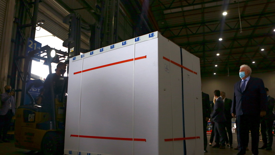 La Justicia argentina archiva parte de la causa de los vacunados VIP por "inexistencia de delito"