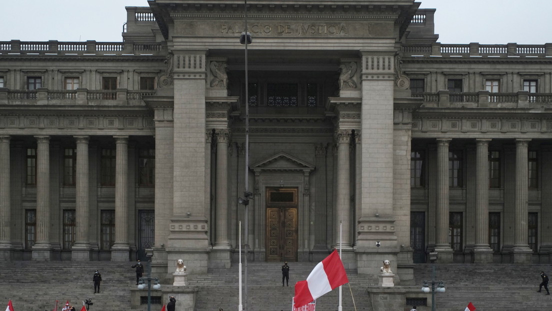 Pugna de Poderes en Perú: La Corte Suprema le recuerda al Congreso que las decisiones judiciales son de "obligatorio cumplimiento"