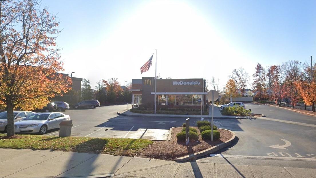La detienen en plena persecución policial cuando pedía unos 'nuggets' en un autoservicio de McDonald's