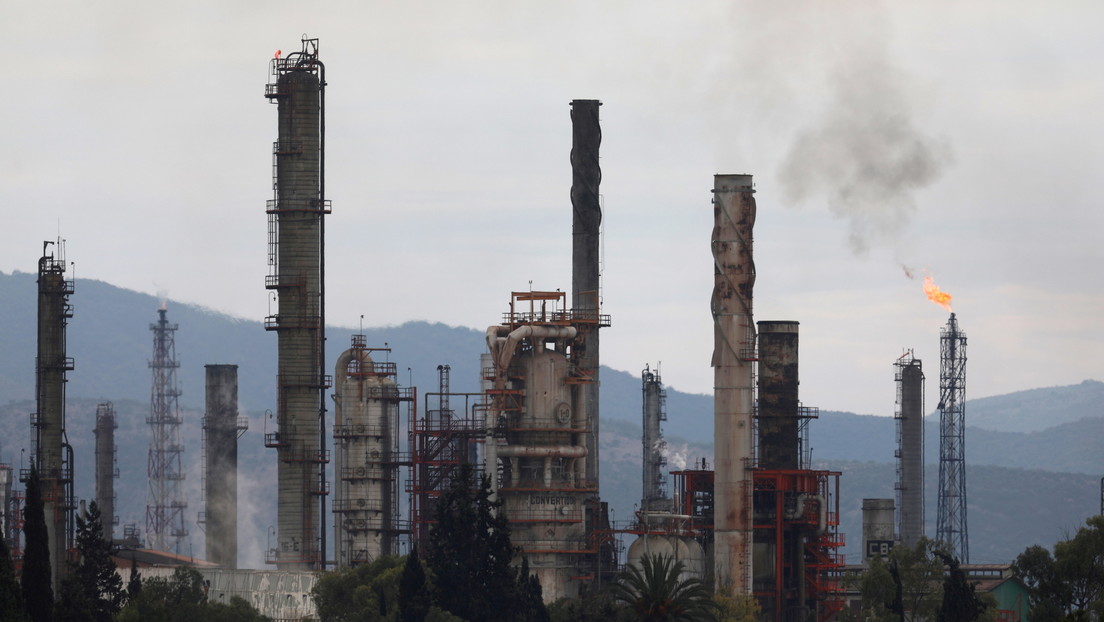 México registra un alza en el robo de combustible y se encamina a batir en 2021 el récord de tomas clandestinas