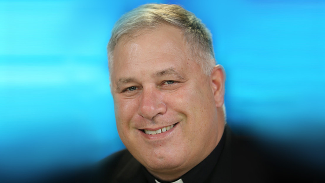 Dimite el principal funcionario de la Iglesia católica de EE.UU. tras revelarse que frecuentaba bares para homosexuales