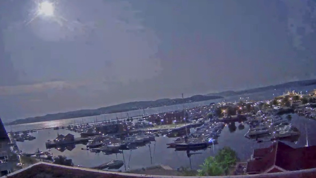 VIDEOS: Un meteoro "inusualmente grande" ilumina el cielo de Noruega y causa un gran estruendo