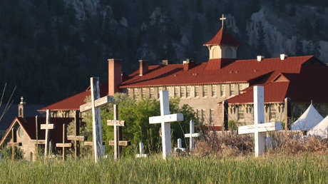 "Fue un genocidio": comunidades indígenas de Canadá cuentan que todas sus familias sienten aún el impacto de los internados de reclusión indígena