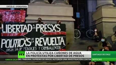 Enfrentamientos entre las fuerzas de seguridad y manifestantes en Santiago de Chile