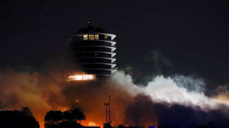 VIDEO: Demuelen lo que queda del edificio colapsado cerca de Miami en vísperas de la llegada de tormenta Elsa