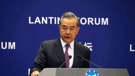 China culpa a EE.UU. de "crear el problema afgano" y recuerda que la retirada de sus tropas no "debe dar lugar al caos y a la guerra"