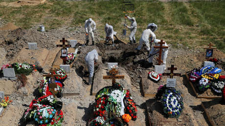 OMS: El mundo "se encuentra en un punto peligroso y acaba de superar el trágico hito de 4 millones de muertes por covid-19"