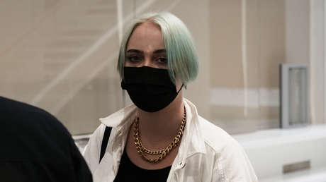 "Linchamiento 2.0": Condenan en Francia a 11 personas por el ciberacoso a una joven que criticó al islam