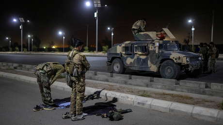 Un juez talibán afgano habla de los crueles castigos previstos por la 'sharia', que incluyen lapidar a los homosexuales