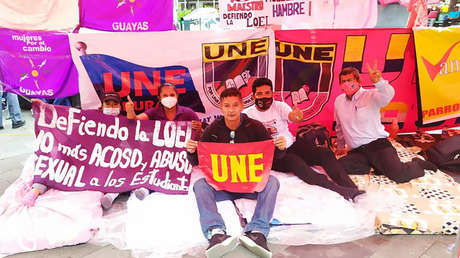 Por qué los maestros están en huelga de hambre en varias ciudades de Ecuador