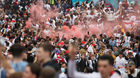 Boris Johnson afirma que "rastreará" a los acosadores racistas en redes y les prohibirá asistir a los partidos de fútbol hasta por 10 años