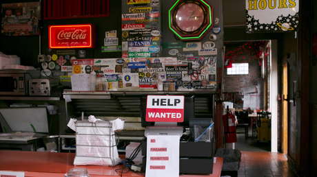 Un restaurante cierra sus puertas para celebrar un "día de la amabilidad" con sus empleados después de que clientes hicieran llorar al personal