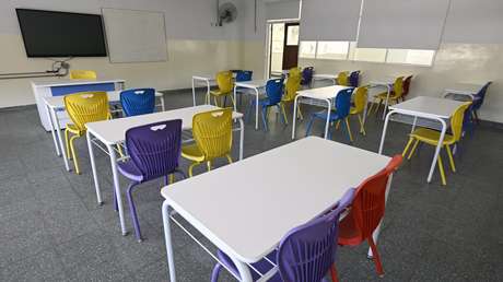 La insólita polémica que desató en Argentina la compra de 10.000 penes de madera para campañas de educación sexual