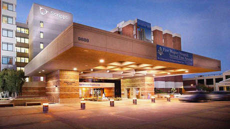 El empleado de un hospital en EE.UU. robaba identidades de fallecidos para obtener subsidios por covid-19