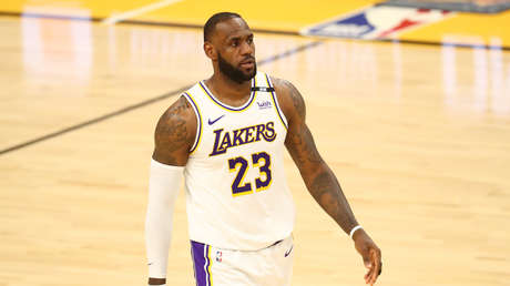 LeBron James se convierte en el primer jugador de baloncesto en activo cuya fortuna sobrepasa los mil millones de dólares