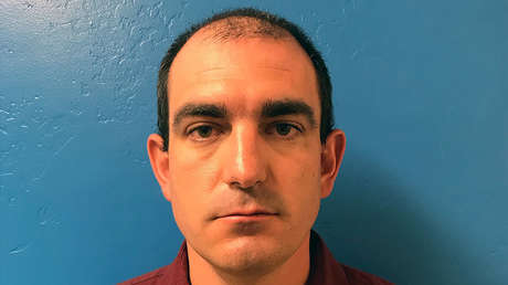 Publican el video de cómo un policía de Colorado usó una táser contra un hombre de 75 años