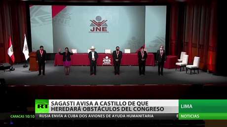 El presidente interino de Perú advierte a Pedro Castillo que se encontrará con “bombas de tiempo” dejadas por el Congreso