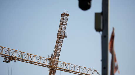 Muere en China una operaria al caer desde una grúa torre mientras grababa un video para sus seguidores
