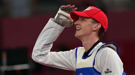 El luchador de taekwondo ruso Maxim Jramtsov gana el oro olímpico en Tokio