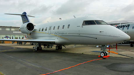 VIDEO: Un avión cae y provoca un incendio forestal en California