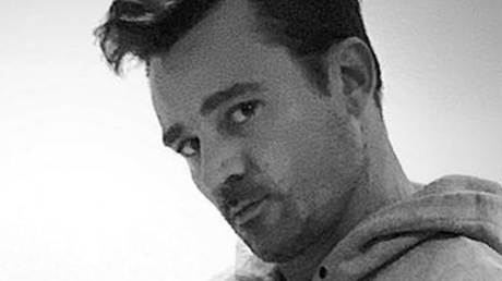 Consumo de drogas, un brote psicótico y un disparo de la policía: hospitalizan al cantante pop argentino 'Chano' Charpentier