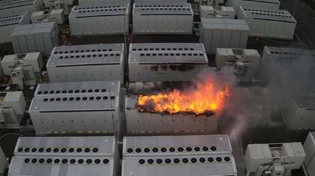 FOTOS: Arde en Australia un gigantesco acumulador de Tesla de 13 toneladas