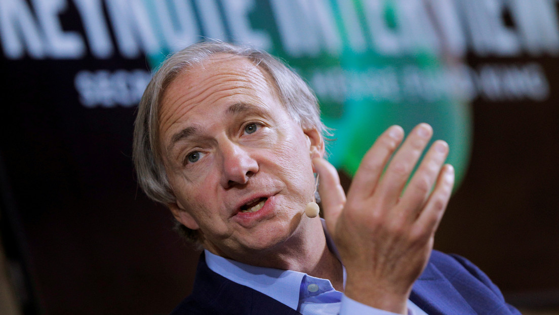¿Bitcóin u oro? El multimillonario Ray Dalio lo tiene claro