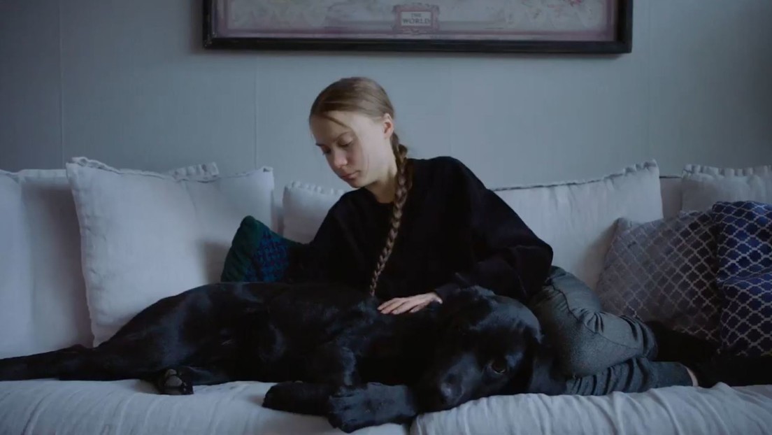 "Puro lavado verde": Greta Thunberg aparece en la portada de Vogue y acusa a la industria de la moda de contribuir a la crisis climática