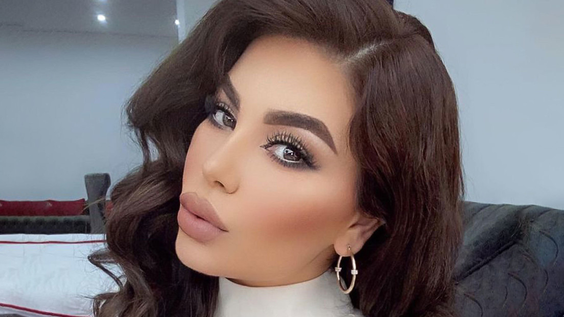 Una famosa cantante afgana escapa de Kabul en un avión de carga de EE.UU.