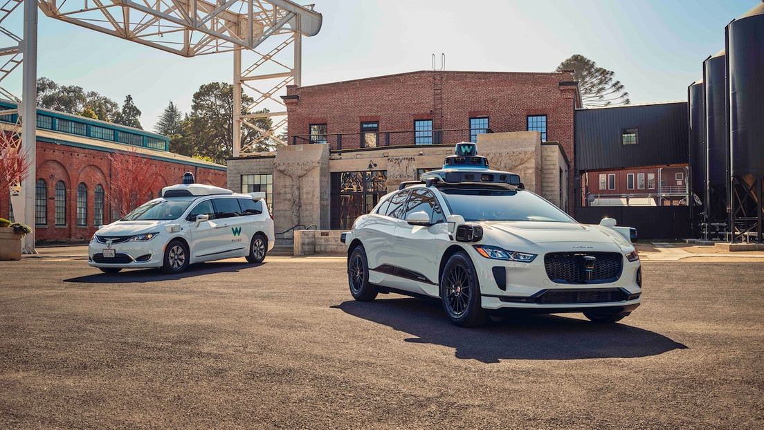 La empresa Waymo de Alphabet lanza un servicio gratuito de taxi autónomo en San Francisco