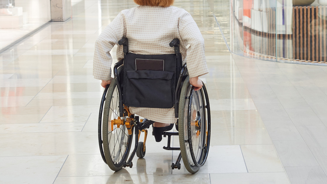 "No se puede entrar en silla de ruedas": El video de una joven venezolana que denuncia cómo la discriminaron en una tienda de ropa causa indignación