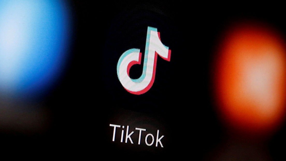 Pierde su cartera con el permiso de conducir dentro y se convierte en un meme de TikTok