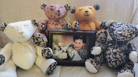 Peluches confeccionados con ropa de personas fallecidas: El emprendimiento de una boliviana para ayudar en el proceso de duelo