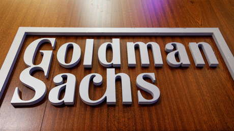 Goldman Sachs le aumenta el sueldo a sus banqueros 'junior' tras acusaciones por explotación laboral