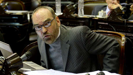 "Terrorismo misógino" y "cloaca machista": El aluvión de repudio que arrolla al mediático diputado Fernando Iglesias en Argentina