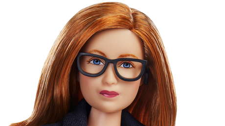 Lanzan una muñeca Barbie en honor a una de las creadoras de la vacuna de AstraZeneca
