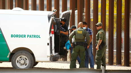 Estados Unidos colocará cámaras corporales en miles de agentes fronterizos