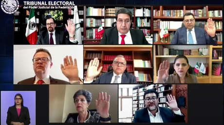 Destituyen al titular del Tribunal Electoral en México y López Obrador lanza una polémica propuesta para resolver la "degradante" crisis