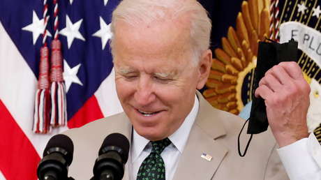 Biden dice por error que "350 millones" de estadounidenses ya están vacunados (20 millones más que la población total)