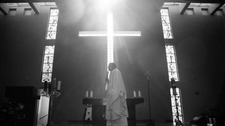 Un sacerdote danés se inspira en una serie y disuelve el cuerpo de su mujer en ácido