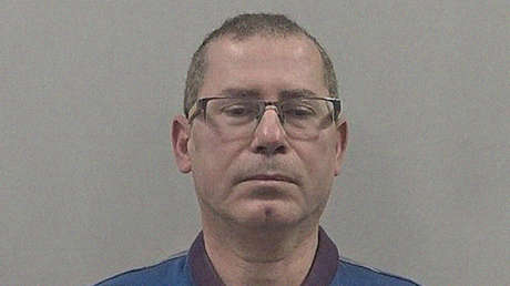 Médico anestesista es acusado de inyectar drogas a su pareja durante "ceremonias de exorcismo" en el Reino Unido