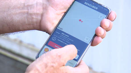 Como repostar un automóvil: Empresa rusa crea un sistema que permite a aviones ligeros pagar en línea por combustible