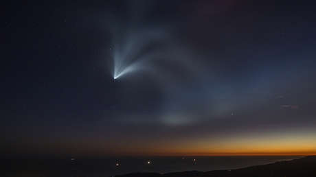 SpaceX y una 'startup' planean lanzar un satélite que emitirá anuncios desde el espacio