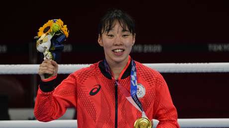 Campeona olímpica de boxeo japonesa planea retirarse del ring para dedicarse a las ranas (y su pasión por estos anfibios conquista la Red)