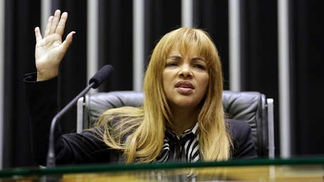 El Congreso de Brasil destituye a una diputada evangélica acusada de orquestar el asesinato de su marido con ayuda de 7 de sus 55 hijos