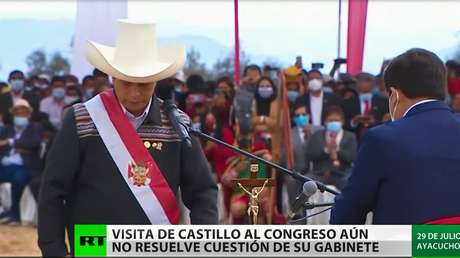 Pedro Castillo no logra resolver la cuestión de su Gabinete durante su primera visita protocolar al Congreso peruano